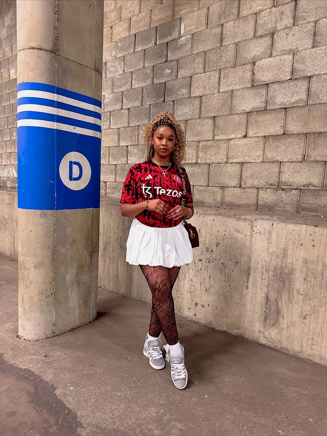 Naledi Mthethwa in stunning black dress